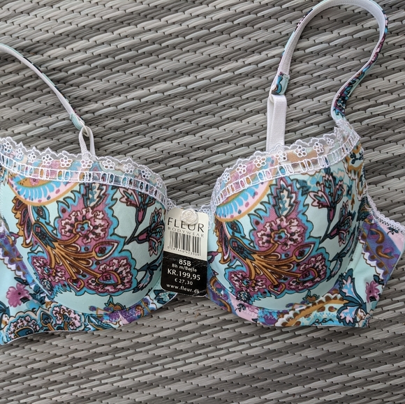 Padded Bra - Picture 1 of 3